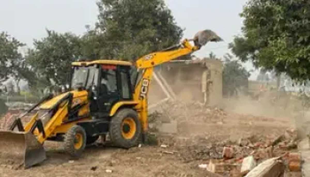 ग्रेनो प्राधिकरण ने घंघोला में दो अवैध ईंट-भट्टे ढहाए, करीब 20 हजार वर्ग मीटर जमीन कराई कब्जा मुक्त